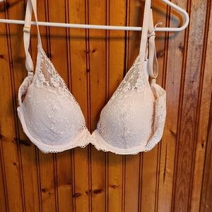 Lace Underwire Bra in Light Pink